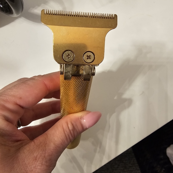 Gold Textured Razor - Picture 2 of 3